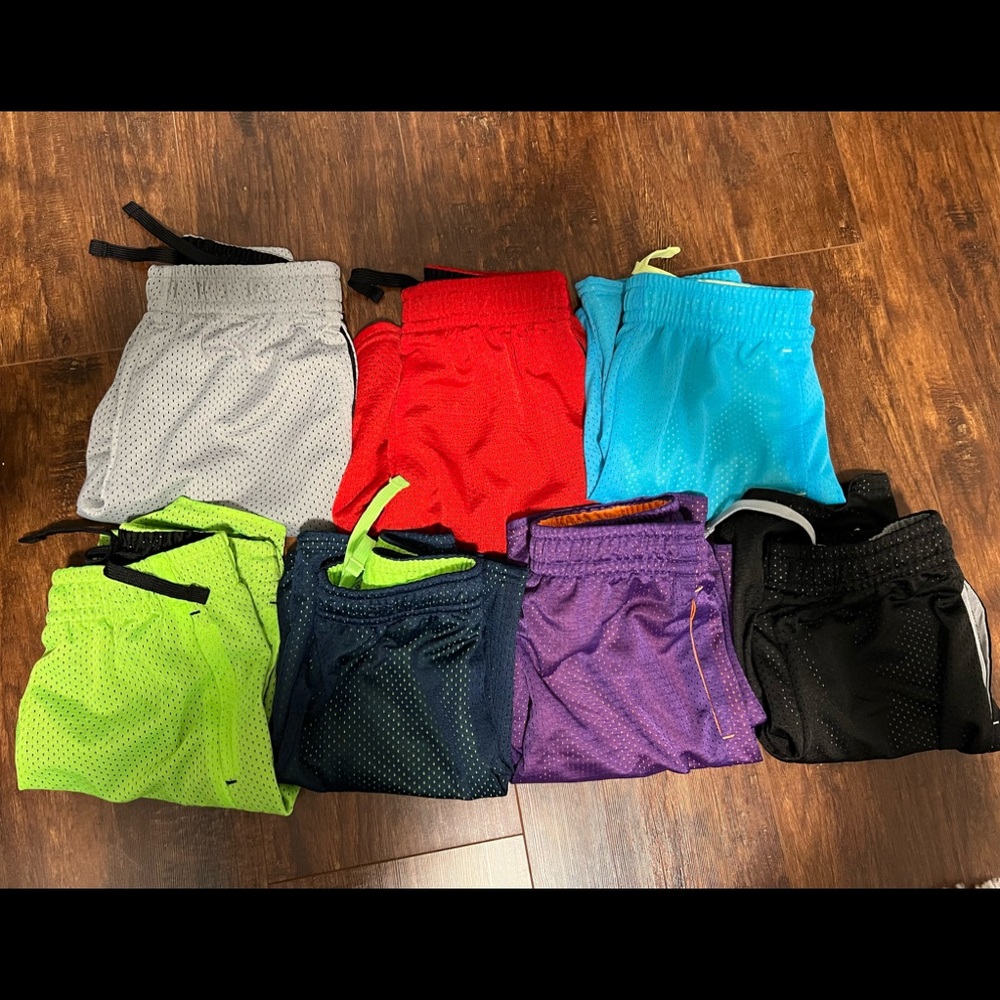 Boys Mesh Athletic Basketball Shorts Size M